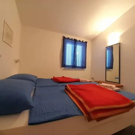 Lovely Close To The Jezevac Daire Krk Town